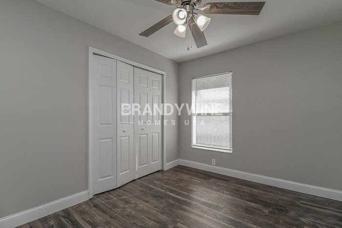 Building Photo - 1423 N Tremain St