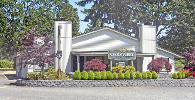 Primary Photo - Oaks West Apartments