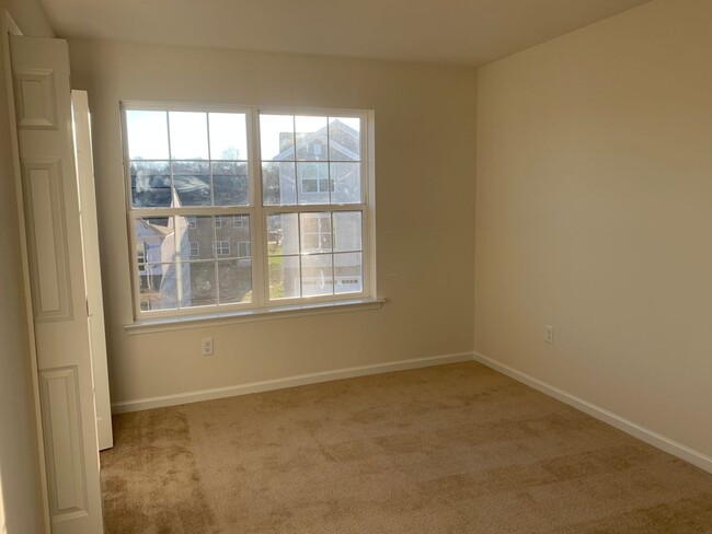Building Photo - 1855 Shady Ln