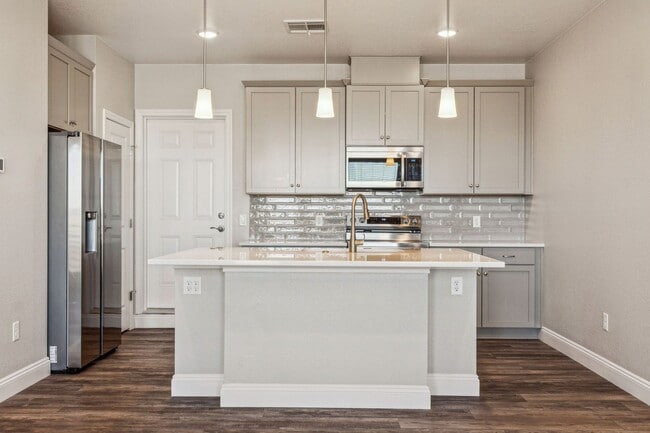 Building Photo - 16860 Askins Lp