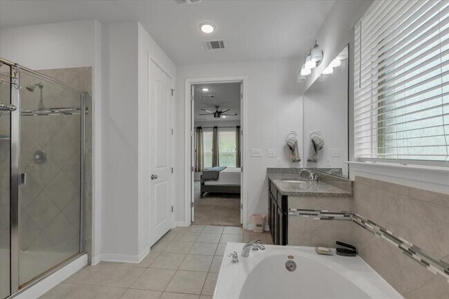Building Photo - 2517 Cappelle Way