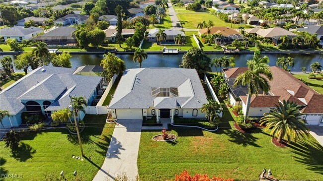 Building Photo - 1012 SE 5th Terrace