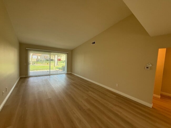 Building Photo - The Popular Freestanding El Dorado in Leisure Village