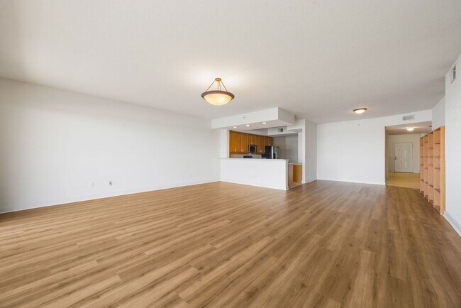 Building Photo - New Rental!