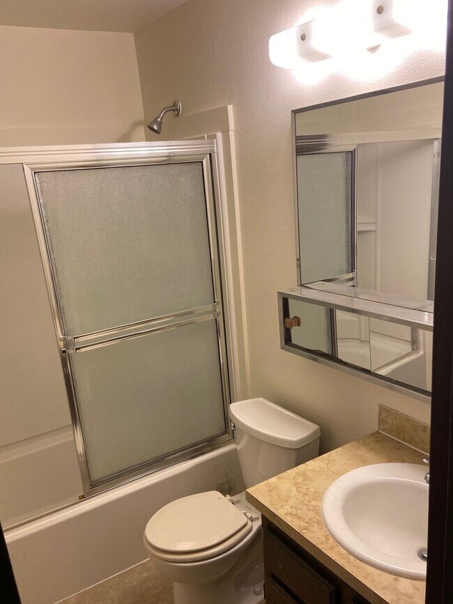 Building Photo - S Street Duplex