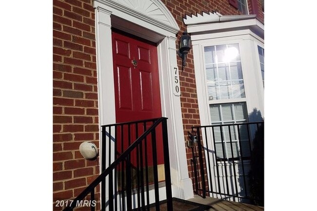Building Photo - Charming 3-Bedroom Townhome in Glen Burnie...