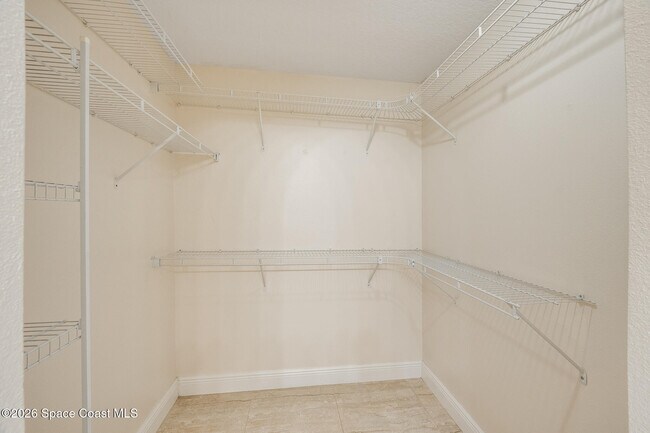 Building Photo - 537 Mason Dr