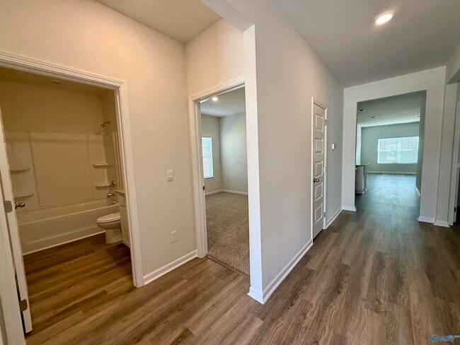 Building Photo - 1263 Eidson St