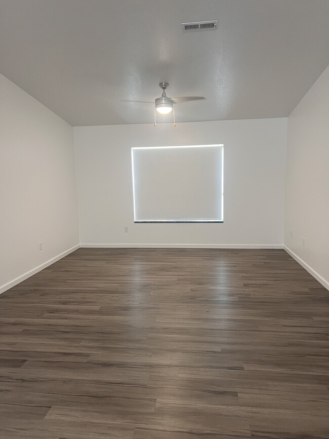 Building Photo - 209 Millersburg St