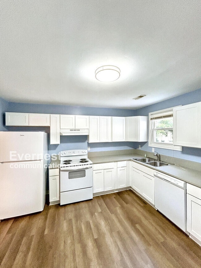 Building Photo - 2611 Gravel Hill Rd