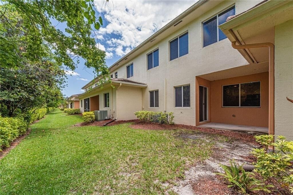 Building Photo - 2563 Stockbridge Sq SW
