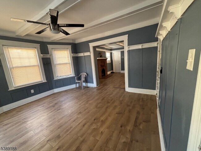 Building Photo - 220 S Washington Ave