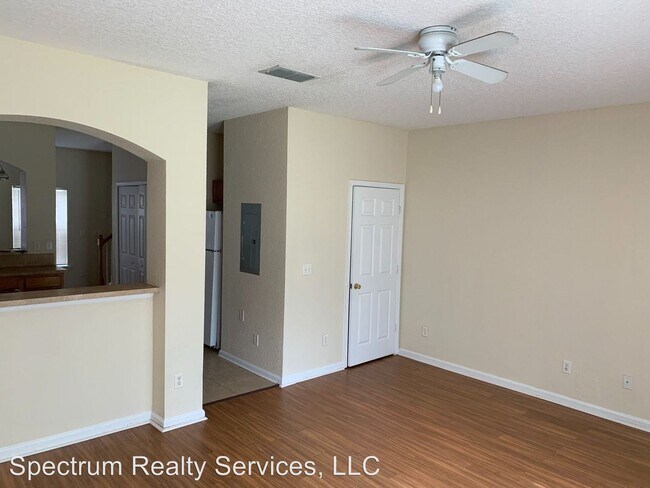 Building Photo - 2 br, 2.5 bath House - 6330 Kimberly Lane