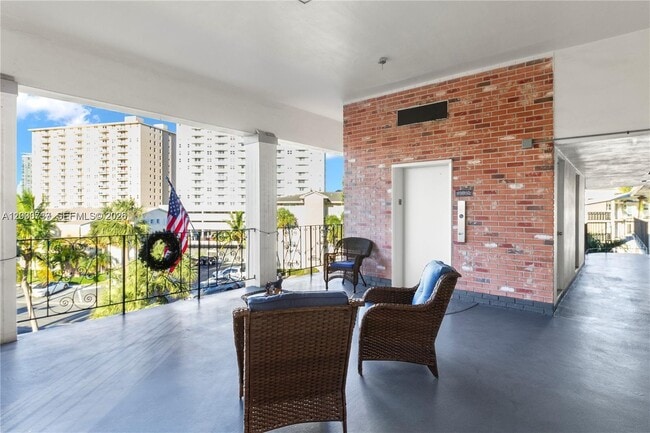 Building Photo - 455 Paradise Isle Blvd
