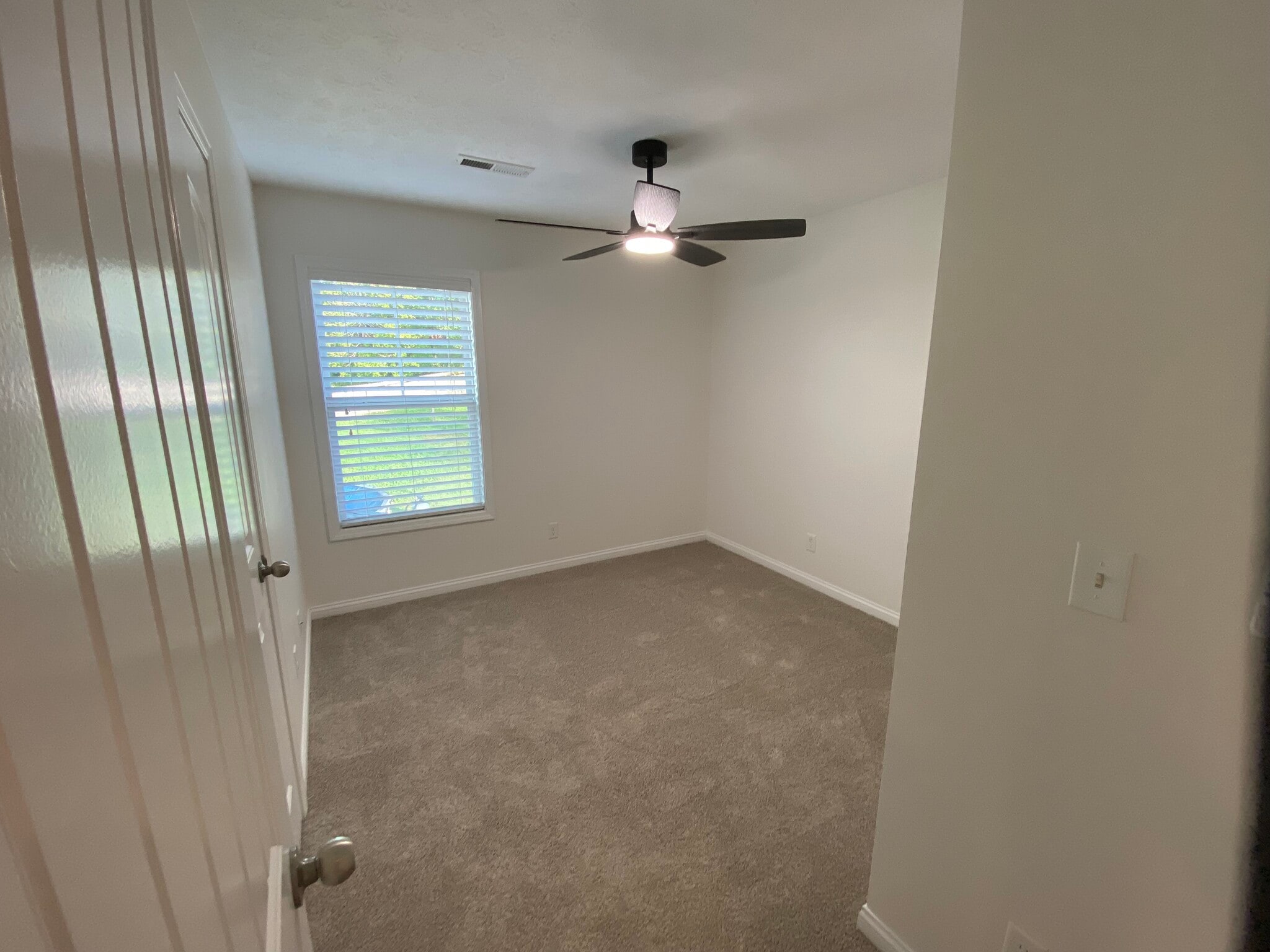 Building Photo - 6405 Autumn Valley Trce