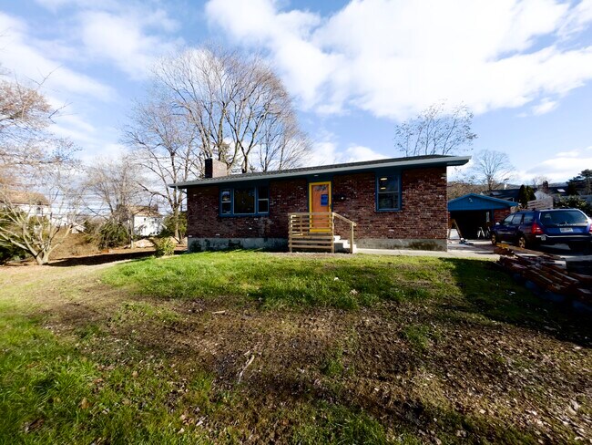 Building Photo - 4 Coffey Ave