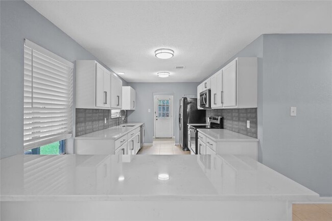 Building Photo - 12735 Memorial Dr