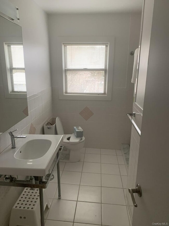 Building Photo - 35 Sloop Walk