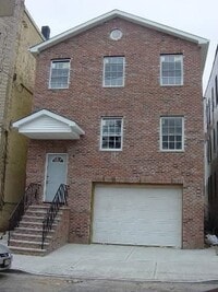 Building Photo - 189 Myrtle Ave