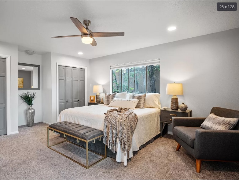 Building Photo - 607 Pinon Dr