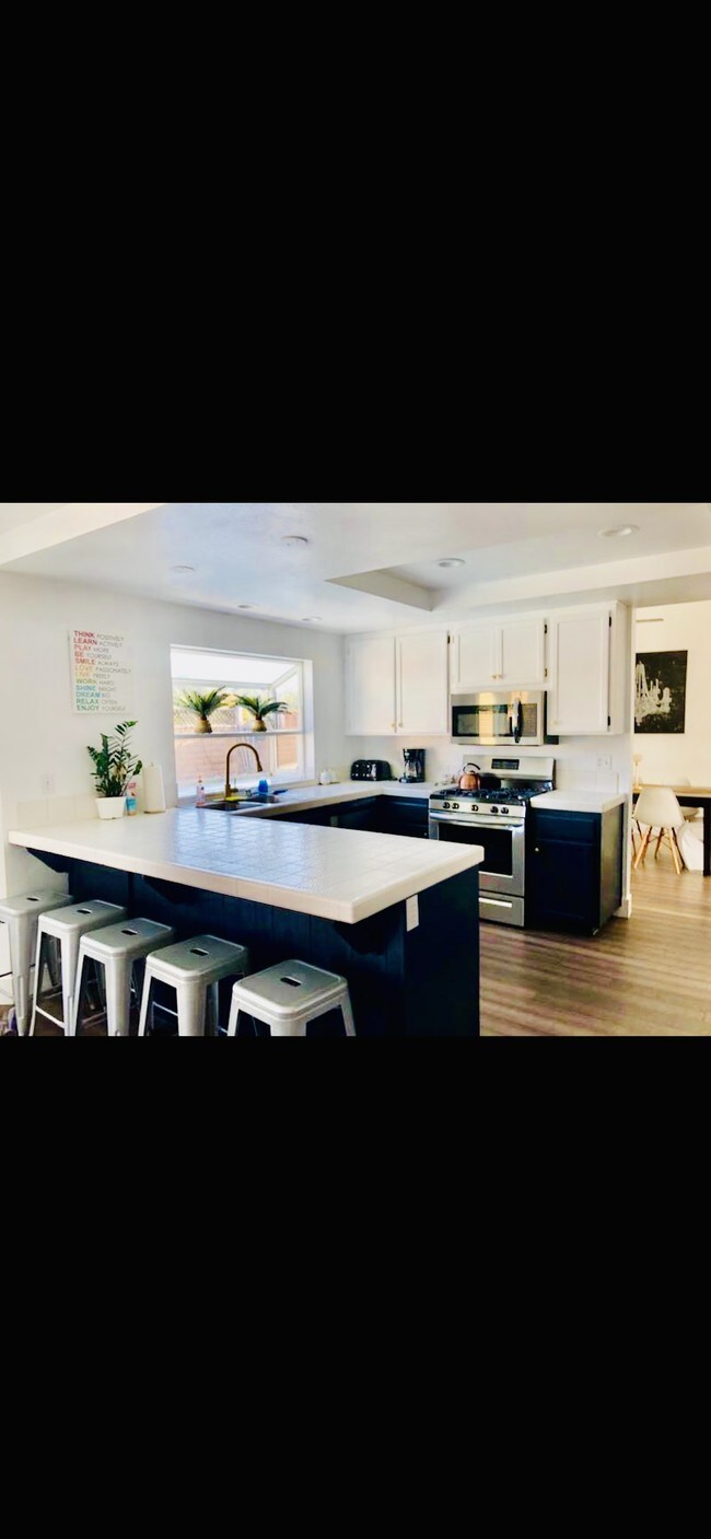 Building Photo - 31903 Vineyard Ave