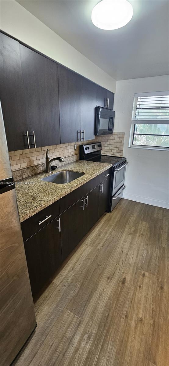 Building Photo - 4144 El Mar Dr