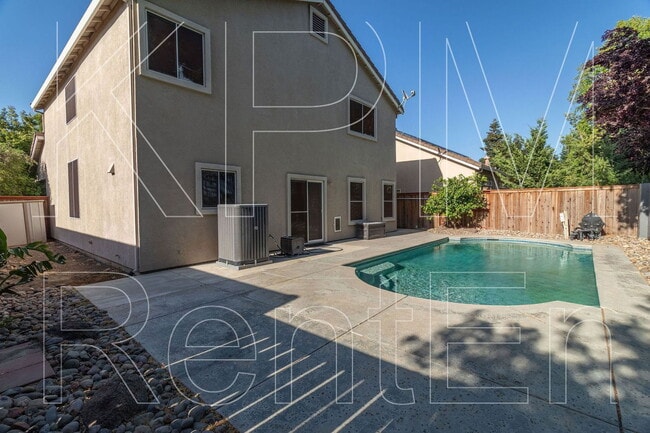 Building Photo - 6221 Crestview Cir