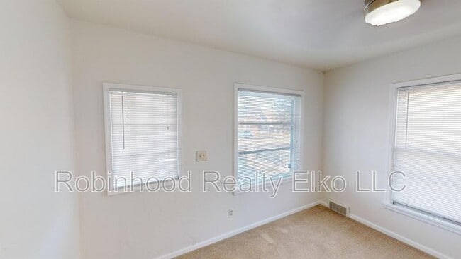 Building Photo - 454 Cedar St