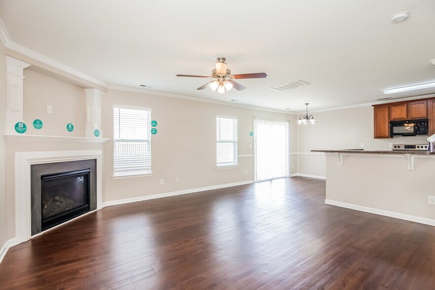 Building Photo - 2913 Westbury Ct