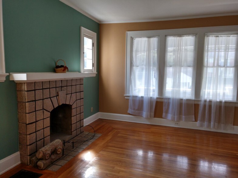 Building Photo - 3538 Linwood Ave