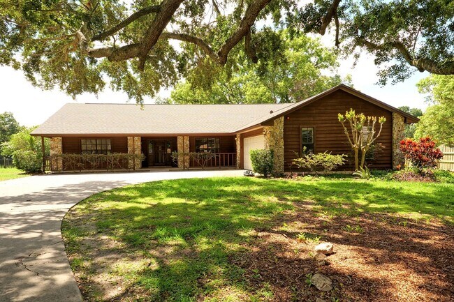 Primary Photo - Belle Isle, A Spacious 3/2 Single family h...