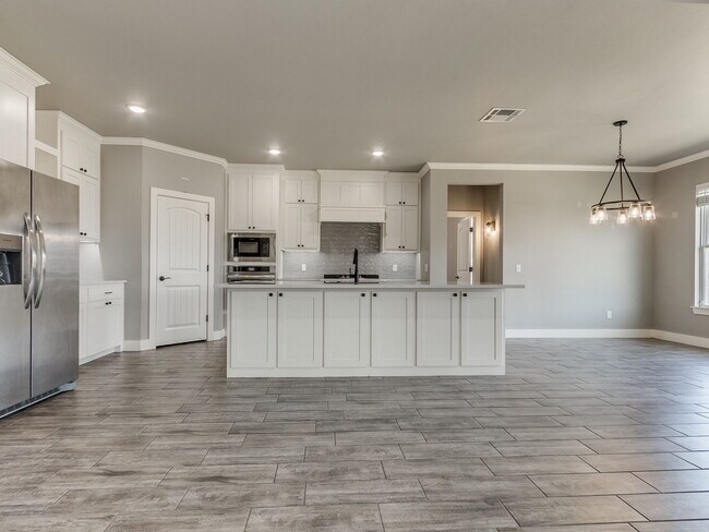 Building Photo - 3212 Hayven Cir