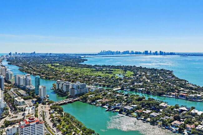 Building Photo - 6080 Collins Ave