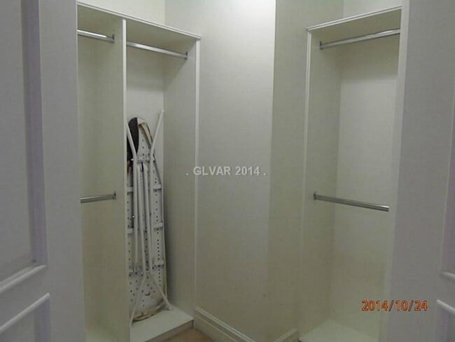 Building Photo - *UPGRADED "GOLF VILLA" INSIDE A GUARD GATE...