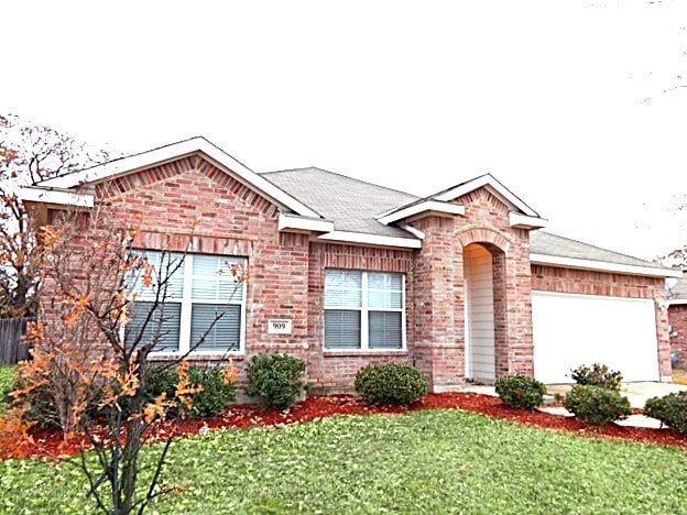 Building Photo - 909 Hannah Way