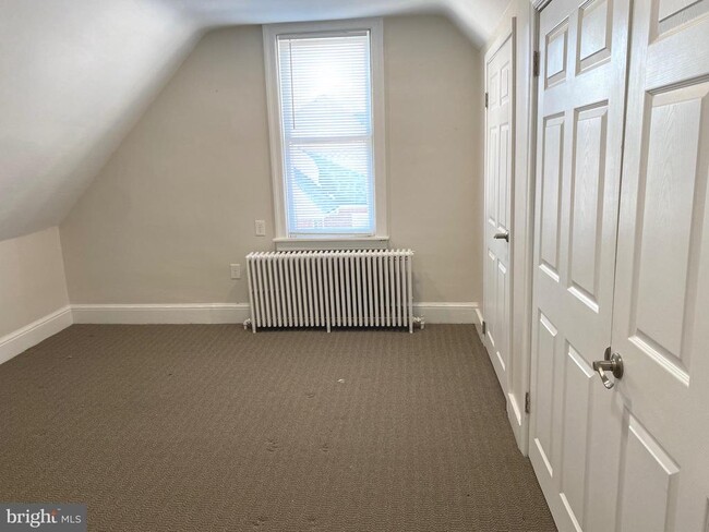 Building Photo - 478 E Main St