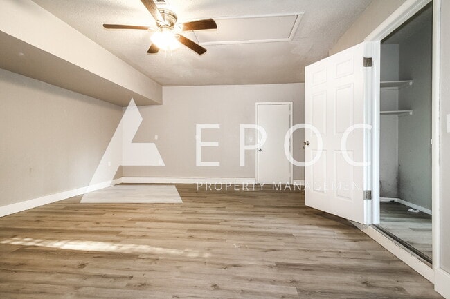 Building Photo - 409 Woodland Dr