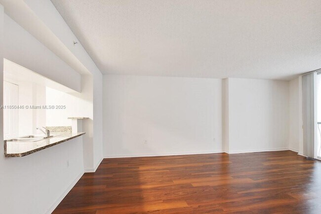 Building Photo - 1756 N Bayshore Dr