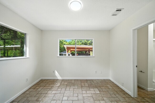 Building Photo - 1506 Shady Glen Dr