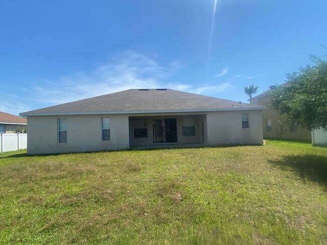 Building Photo - 1239 Dunbrooke St