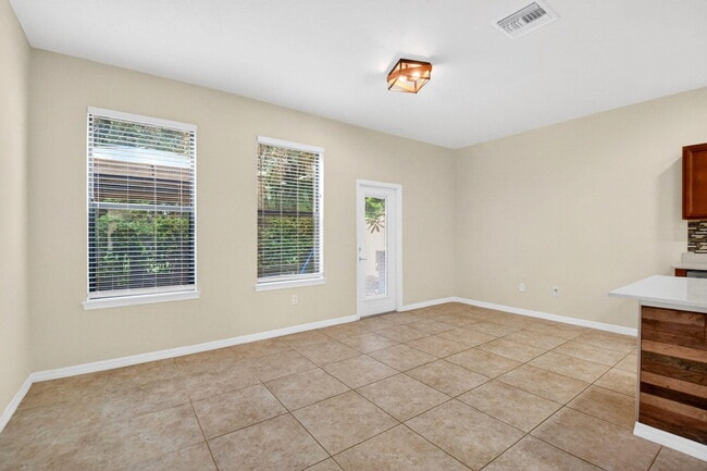 Building Photo - 2833 Troubadour St