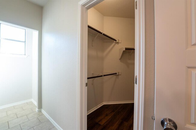 Building Photo - 10125 Milla Cir