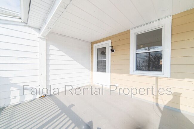 Building Photo - 115 N Delancy Pl