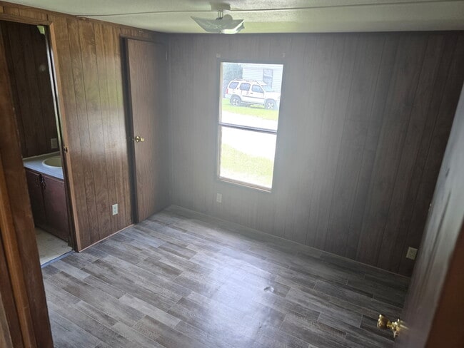 Building Photo - 472 Ruben Wells Rd