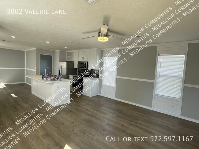 Building Photo - 3802 Valerie Ln