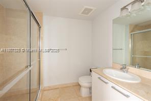 Building Photo - 16275 Collins Ave