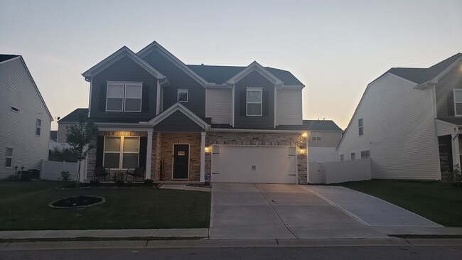 Building Photo - 413 Marietta Ln