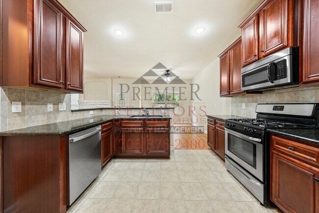 Building Photo - 306 Irish Ln