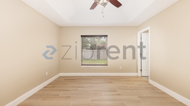 Building Photo - 1404 Edgewater Rd