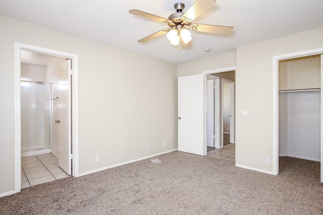 Building Photo - 2031 N 83rd Dr